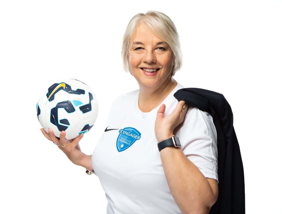 Touslesfootball's tweet photo. 👉 Elisabeth apporte un regard unique sur le développement du football amateur et mixte, qu’elle défend avec passion depuis des années. Forte de ses 36 ans d’expérience à la FFF, Elisabeth a occupé divers postes stratégiques. 
👇 https://t.co/y756xWQLoJ