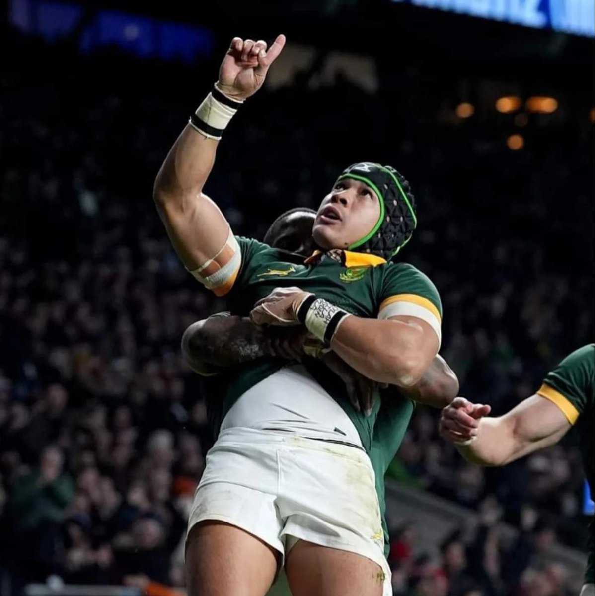 CheslinKolbe's tweet image. Thank you Twickenham 🙏 We go again 🇿🇦
