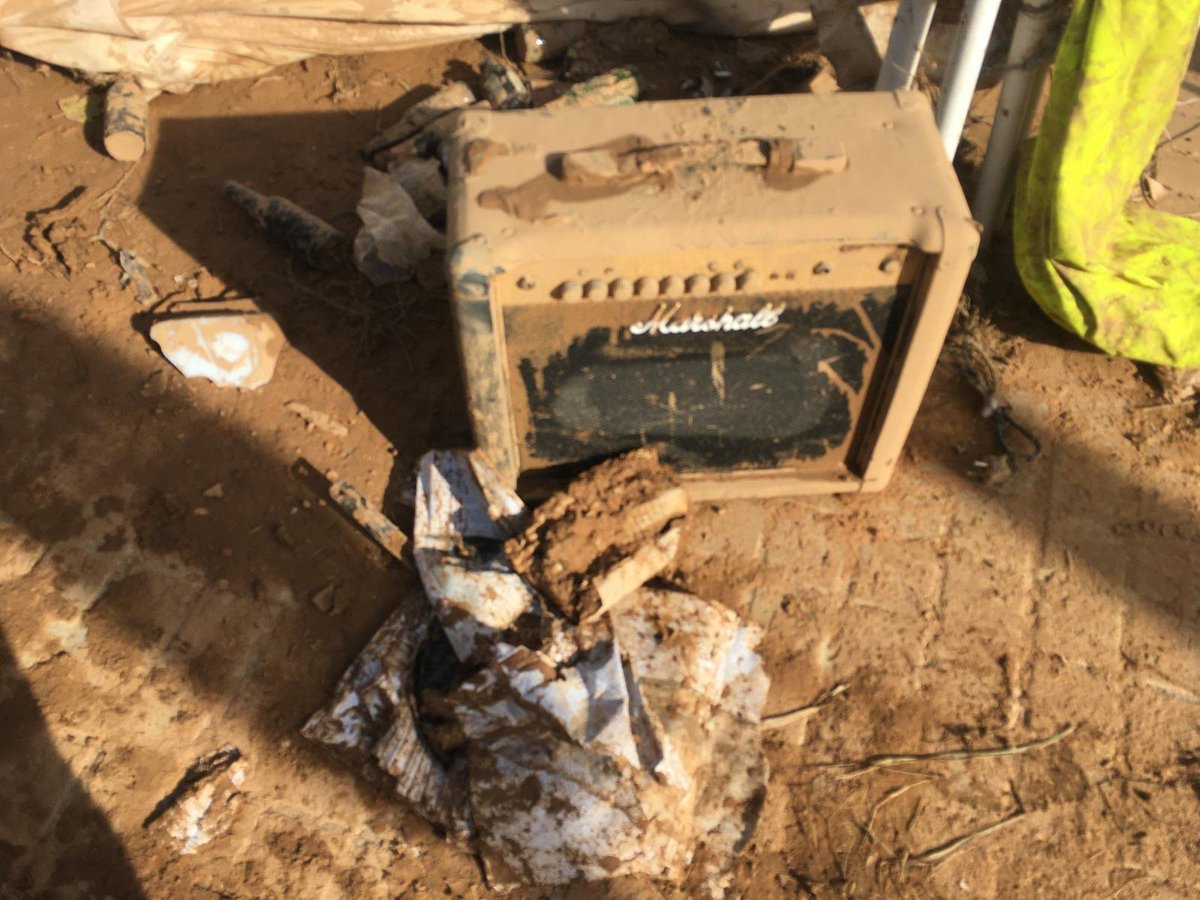 Insistisc perquè hi ha moltes companyes que ho han perdut tot, instruments i més coses. Quan entreu al bizum no pitgeu a enviar diners. Mireu més avall, causes solidàries o ONG, llavors poseu el codi.  

BIZUM al codi: 10705 (Col·lectiu Ovidi Montllor)

📌 elcom.cat/dana