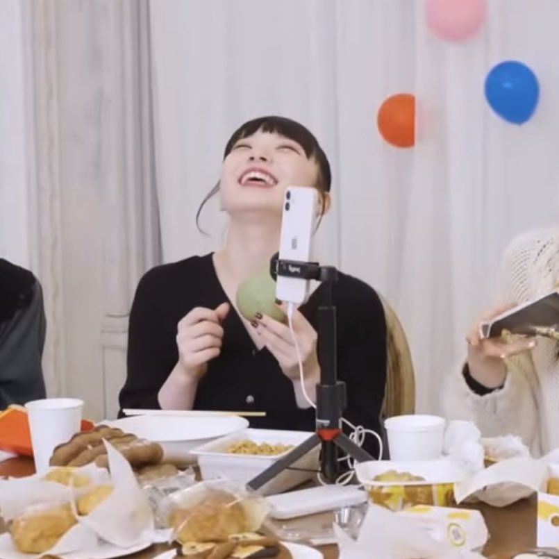 【凛花推しのわたしが悶絶したシーン】

1.口に牛乳がついちゃう
2.スタッフさんがカンペか何かで凛花に伝える
3.カンペを2度見して恥ずかしそうに口元を拭く
4.スタッフさんに大丈夫か確認して大笑い

え、、、かわいい、、、😭

#ファントムシータ
#みうたんっ
#凛花