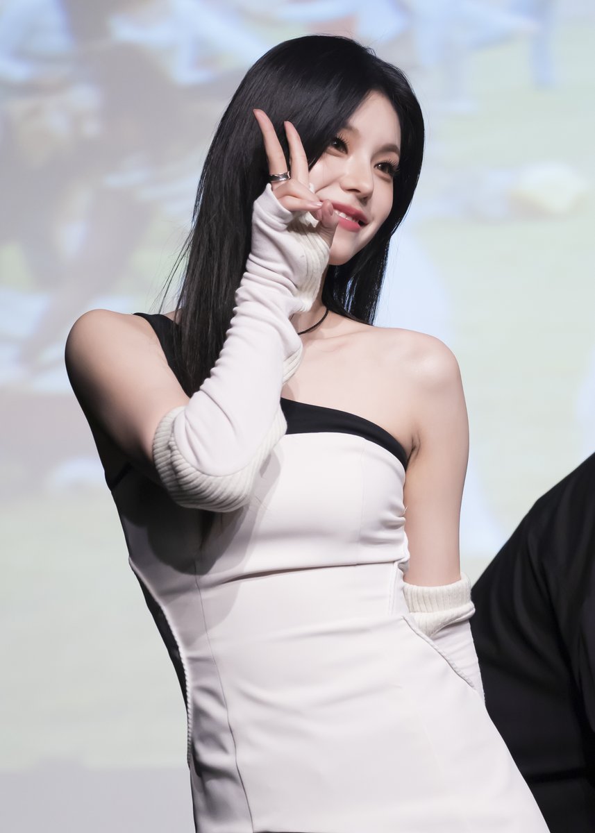 ITZY_PAN's tweet photo. 241108   
#있지 #ITZY #예지 #YEJI https://t.co/vZvARTDT4l