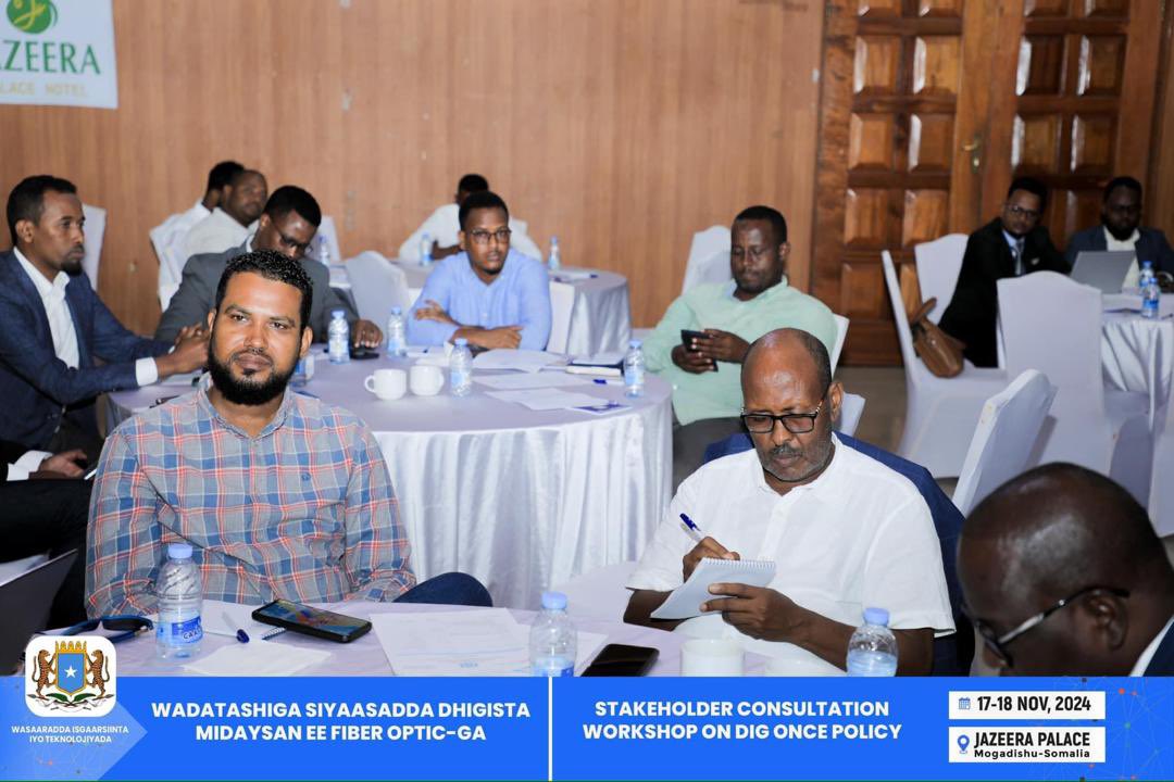 MoCTSomalia's tweet photo. Director General of @MoCTSomalia, Mr. Abdiaziz Duwane Isak, opened a 2-day Stakeholder Consultation Workshop on the Dig Once Policy today.
Key stakeholders from federal government &amp; private sectors attended. This policy will streamline unified fiber optic deployment across 🇸🇴 . https://t.co/cwublFmaTD
