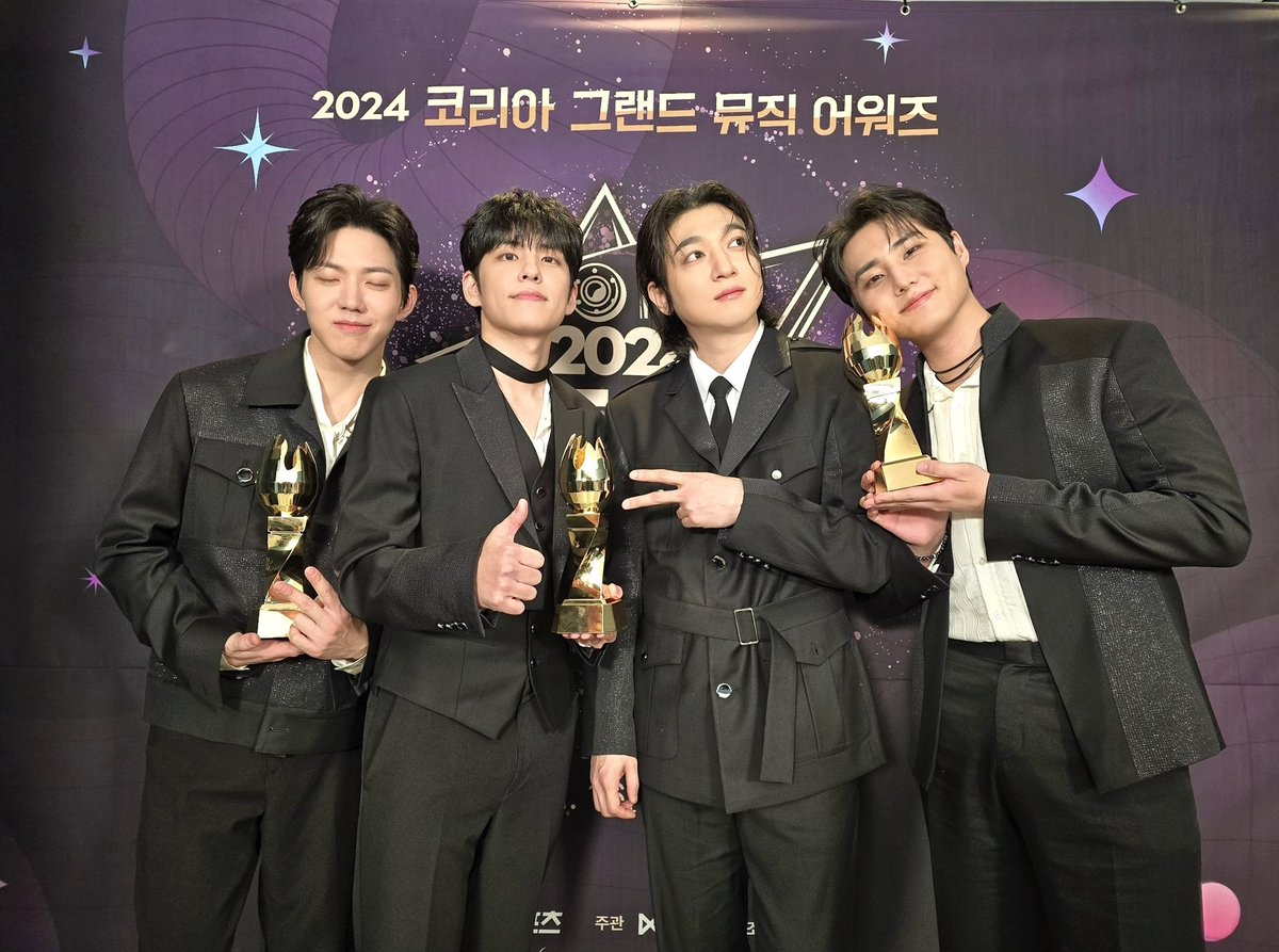 241117 KGMA

🏆베스트송
🏆베스트밴드상
🏆그랜드퍼포머상

#DAY6 #데이식스
#성진 #영케이 #원필 #도운