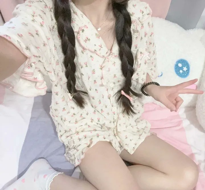 9ZS8ul's tweet photo. 谁懂，周末的时候就想被大几把抽 #南京 #南师大 #南京师范大学 https://t.co/ZBMSh3bdTk