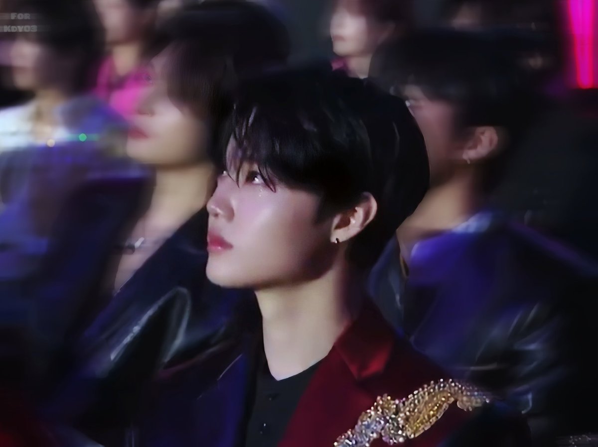 ♡︎ 겨울 소년 ♡︎ tweet media