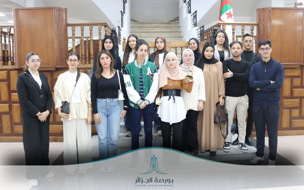 Bourse_Alger's tweet image. زيارة ميدانية لطلاب النادي العلمي &quot;مركونيكس&quot; إلى بورصة الجزائر✨📈
#BourseDAlger #MarchéFinancier #ÉducationFinancière #VisiteÉducative #ClubScientifique #Étudiants