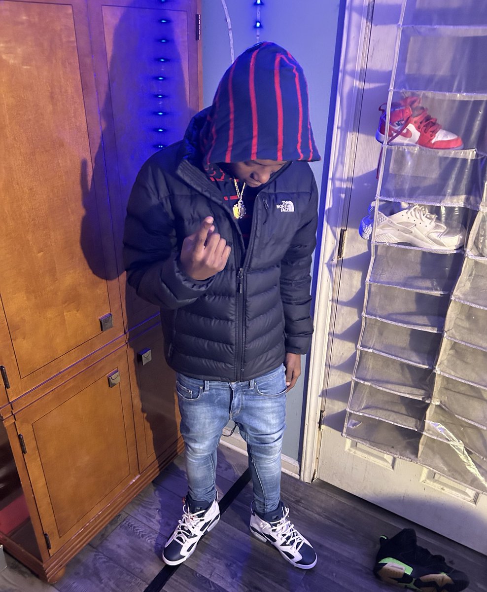s1imeydude's tweet photo. Btc keep calling my phone irritating she trippin 😾 #LLUno https://t.co/cPEJbeLHti