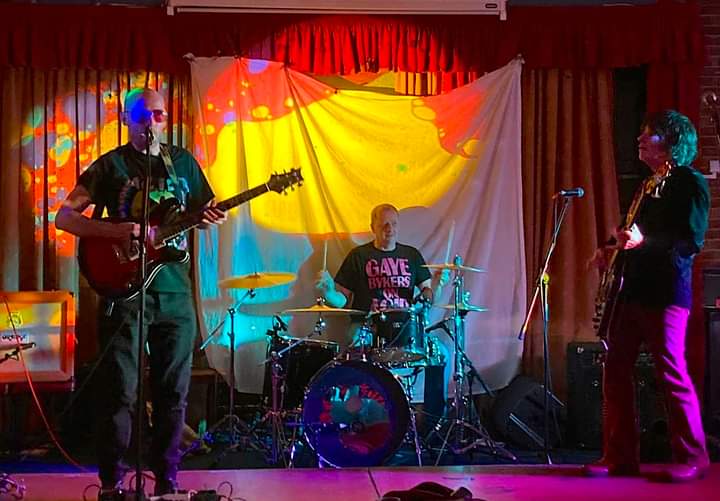 The Qwarks tweet media