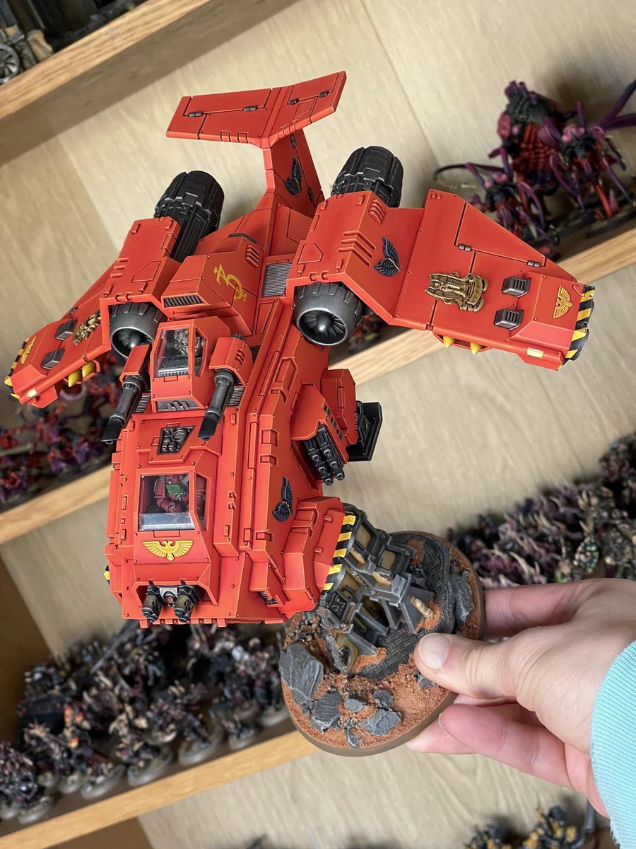 So close to finishing my 90s inspired “clean” Stormraven. Just a few details left to do. #WarhammerCommunity