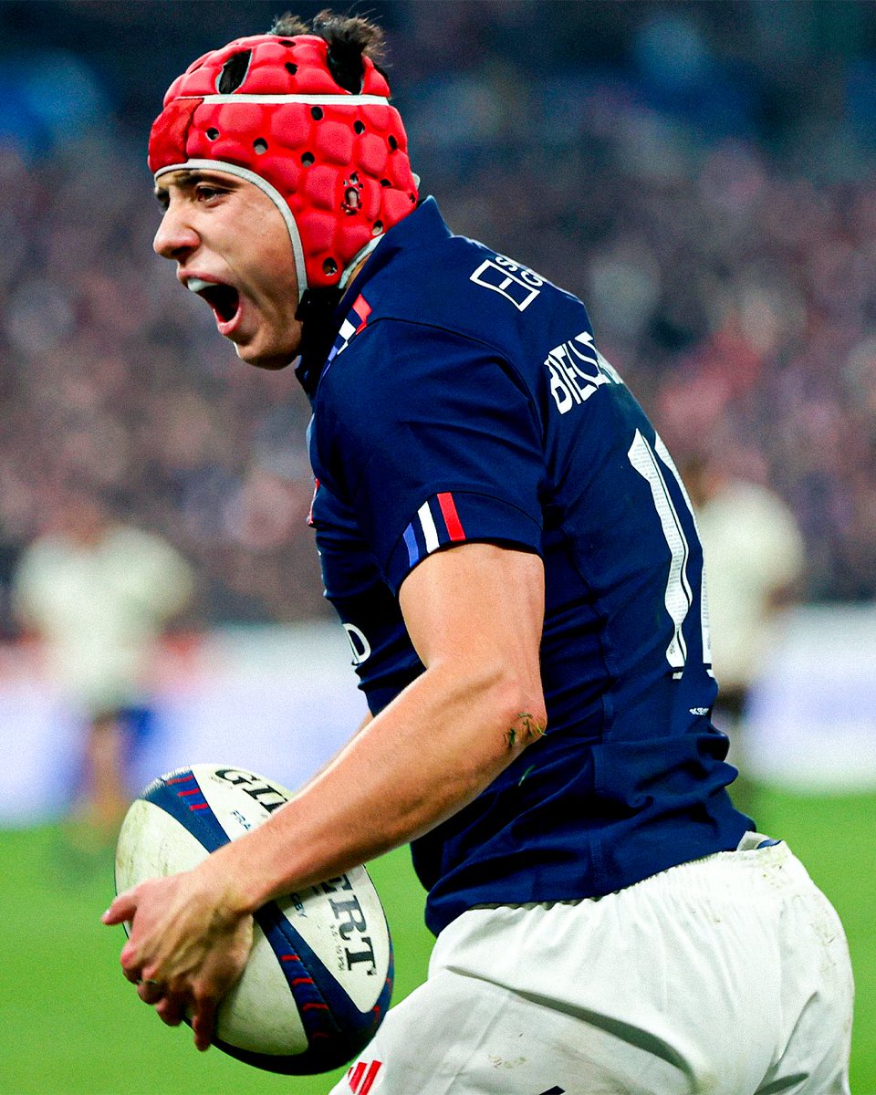 Daniel Herrero sur Louis Bielle-Biarrey :
"Sur sa seule vitesse, il rapporte 10 points au collectif, c'est considérable. Il n'a pas froid aux yeux, est infranchissable défensivement. Il est le 3/4 le plus séduisant du rugby français et de très loin."
Sud Radio
#XVdeFrance #FRANZL