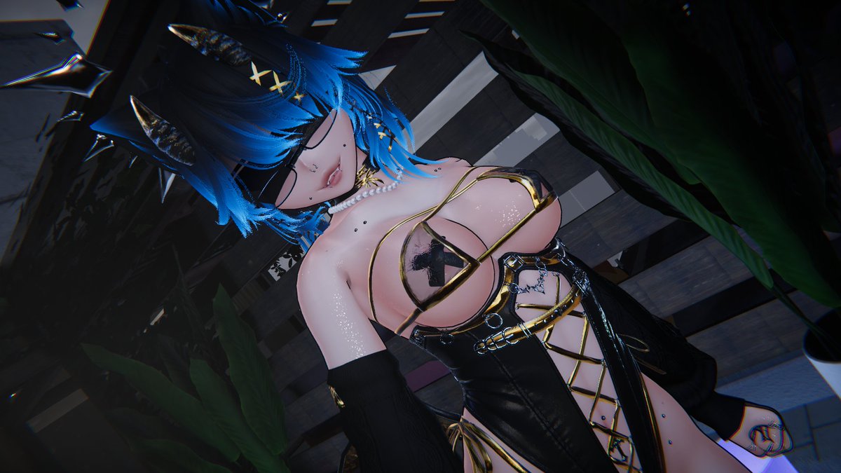 HawksVR's tweet image. Don't forget to check out my new avatar ~!

// OUT NOW 
cosmiiic.gumroad.com/l/Amber

#VRChat  #VRC