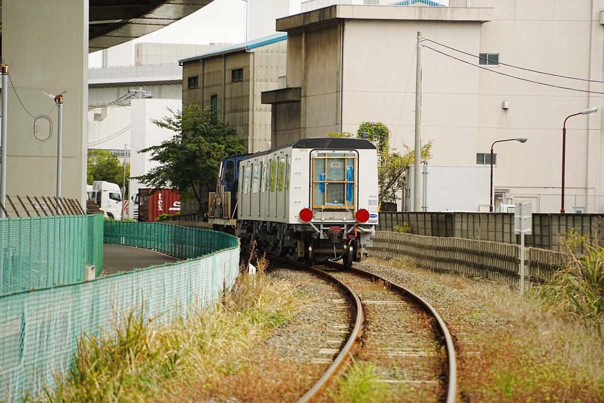 masa_kudo's tweet photo. 神奈川臨海鉄道 DD601号機
横浜市交通局GL10000形10011F中間車10013-10014甲種輸送
#dd601号機
#dd601
#グリーンライン甲種
#神奈川臨海鉄道
#神奈川臨海鉄道甲種輸送 https://t.co/nP0OYGOdPG