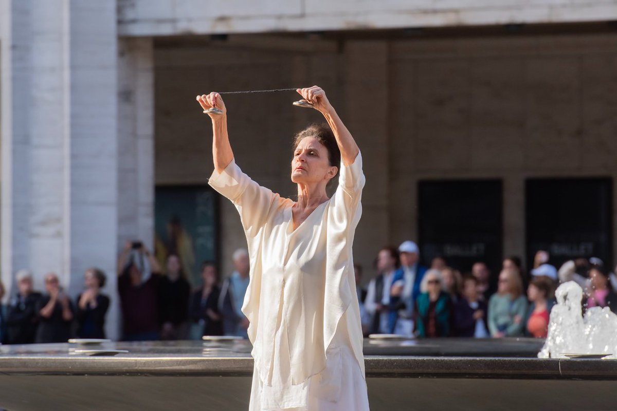 BuglisiDanceTheatre (@buglisidance) on Twitter photo This morning at 10:30 am please join us for the weekly Table of Silence Project Meditation Variation on YouTube. Join in early at 10:20 for a LiveChat.
youtu.be/Z91_3tYbt4M
Photo: Bell Master <a href="/tcapucilli1/">Terese Capucilli</a> by Hisae Aihara 9.11.2024 This morning at 10:30 am please join us for the weekly Table of Silence Project Meditation Variation on YouTube. Join in early at 10:20 for a LiveChat.
youtu.be/Z91_3tYbt4M
Photo: Bell Master <a href="/tcapucilli1/">Terese Capucilli</a> by Hisae Aihara 9.11.2024