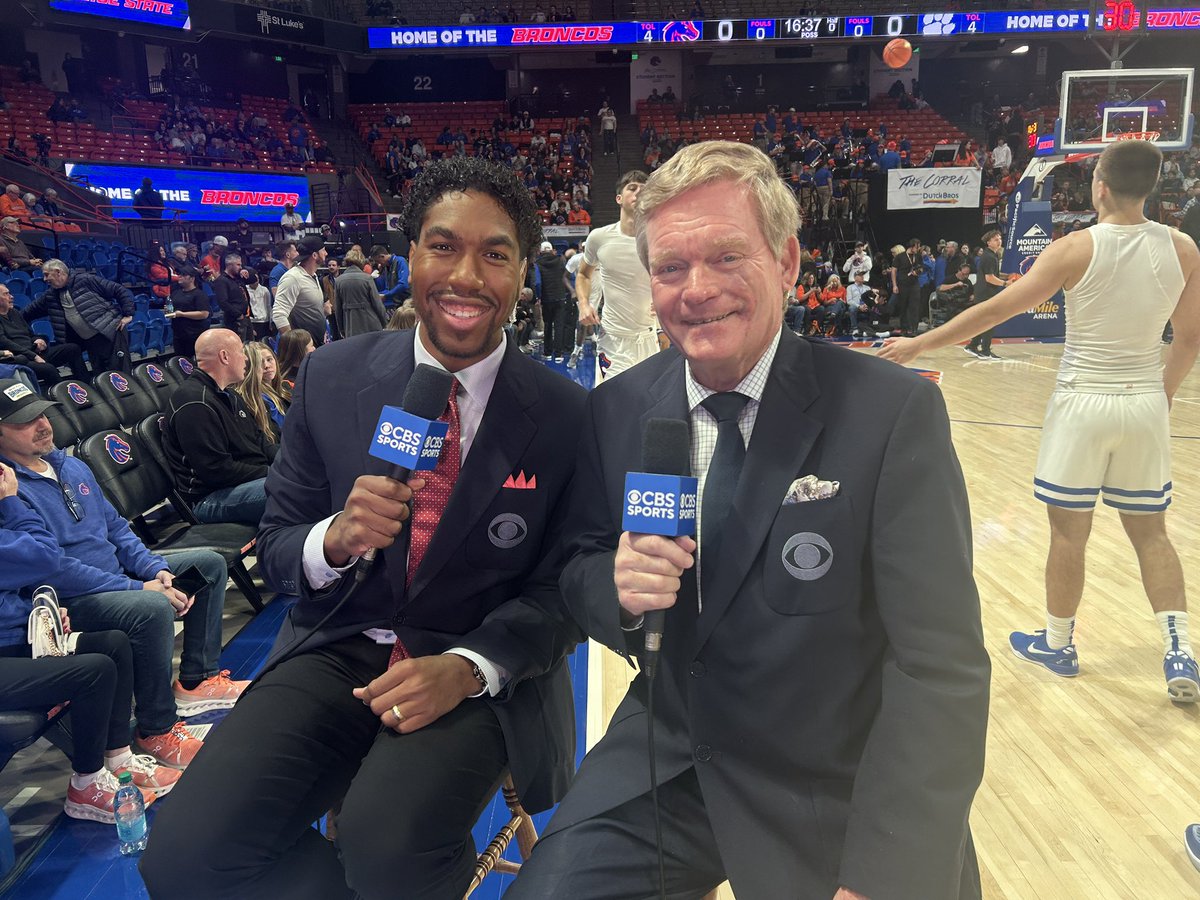ChrisLewisTweet's tweet photo. Back in the building in Boise with @Gillenhoops https://t.co/ZwOfWulKsJ
