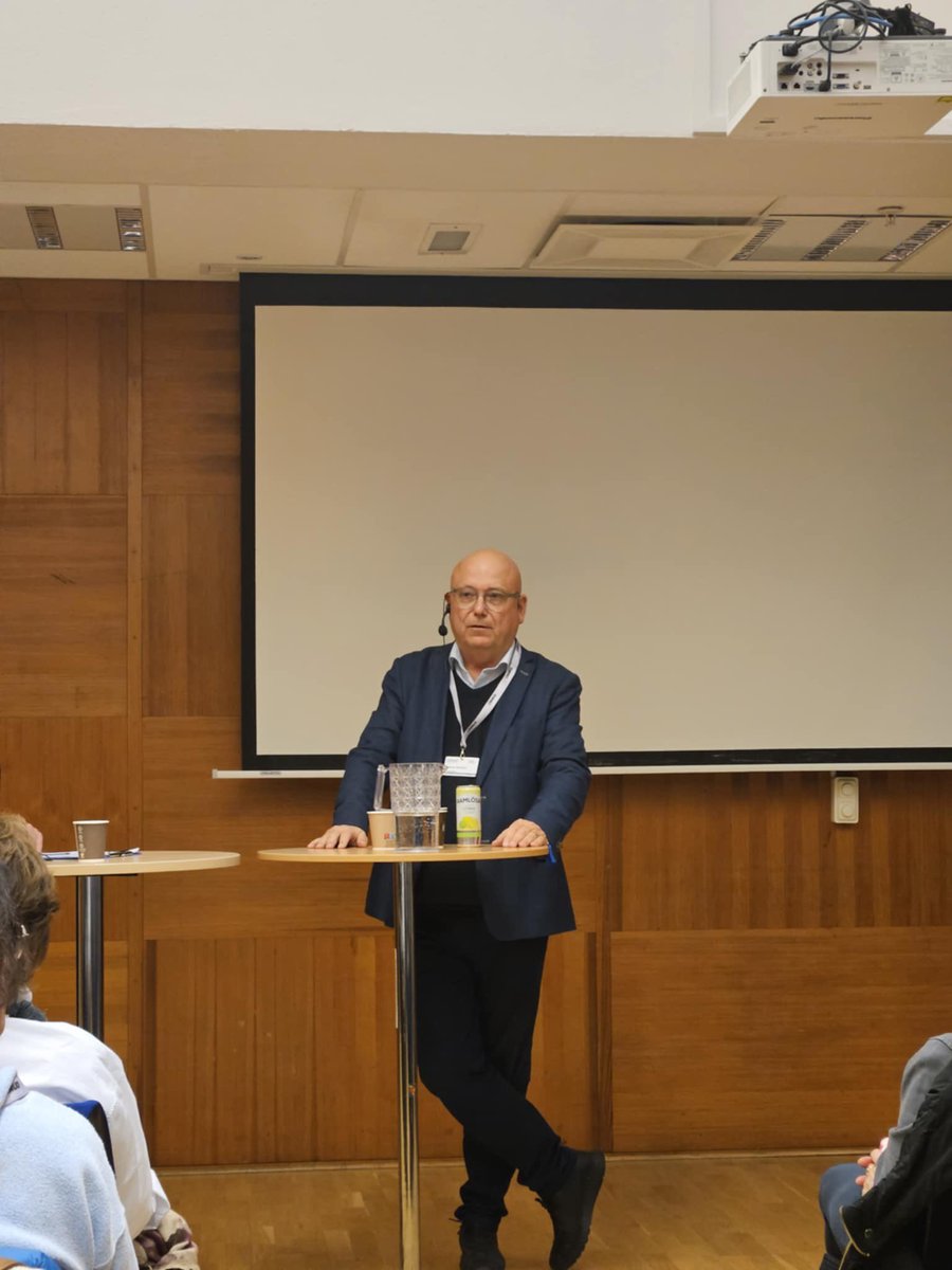 MagnusRanstorp's tweet photo. Stort tack till @VilhelmWilly för utmärkt moderering på #Limmud Stockholm idag! Talade i fullsatt sal om min nya bok om HAMAS. Stort intresse! 

Tack 🙏 till alla som kom och lyssnade. Min bok kan ni köpa på Akademibokhandeln eller online. https://t.co/58ZmNiGhTh