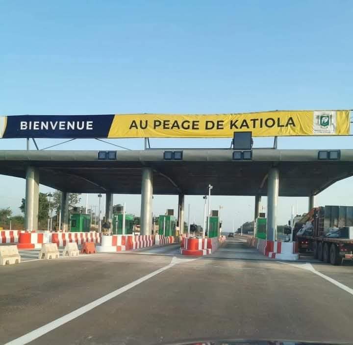 KassimDoumbia13's tweet photo. 🇨🇮La décentralisation des péages routiers s'étend à travers toutes les régions de la Côte d'Ivoire.

Ici, nous sommes dans le grand nord c'est au tour de #katiola dans la région du Hambol. https://t.co/XrCEcJZhdY