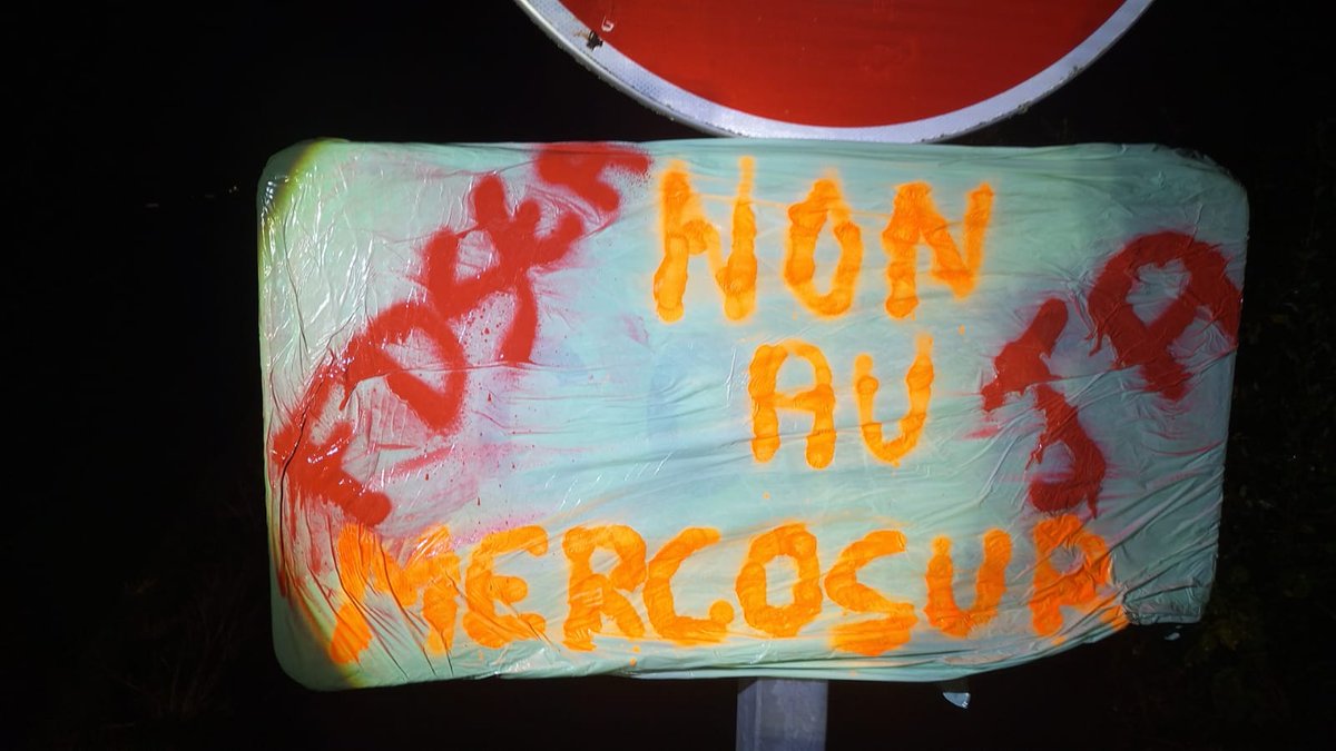 🛑Non au Mercosur ❌ 

Début des actions #fdseavendee + <a href="/JAVendee/">JA de Vendée</a>

#agriculture #vendee