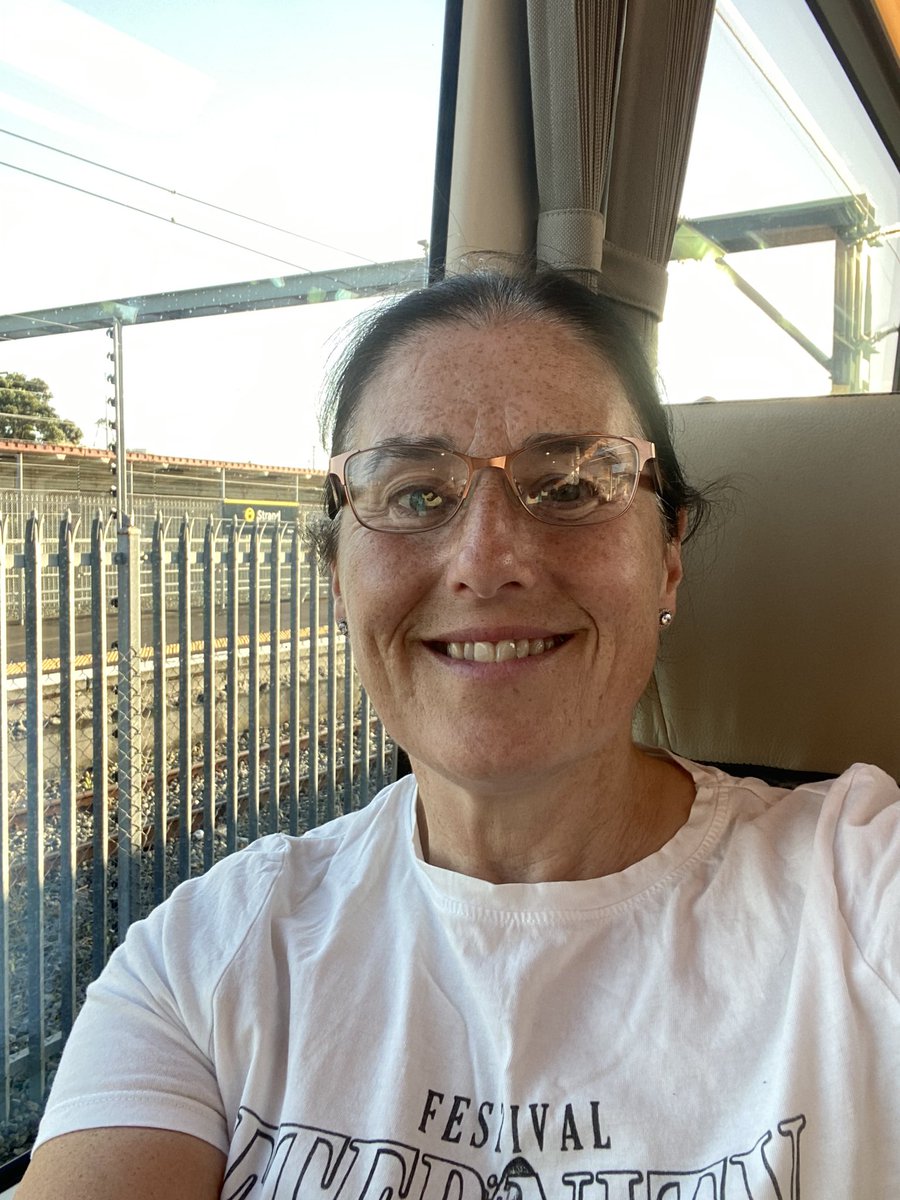 Meinirynysmon's tweet image. On the Northern Explorer train going from Auckland to Wellington. Having the dining experience with my Wales hockey team mates. We are on an adventure and I’m so excited!! #NorthernExplorer #NewZealand