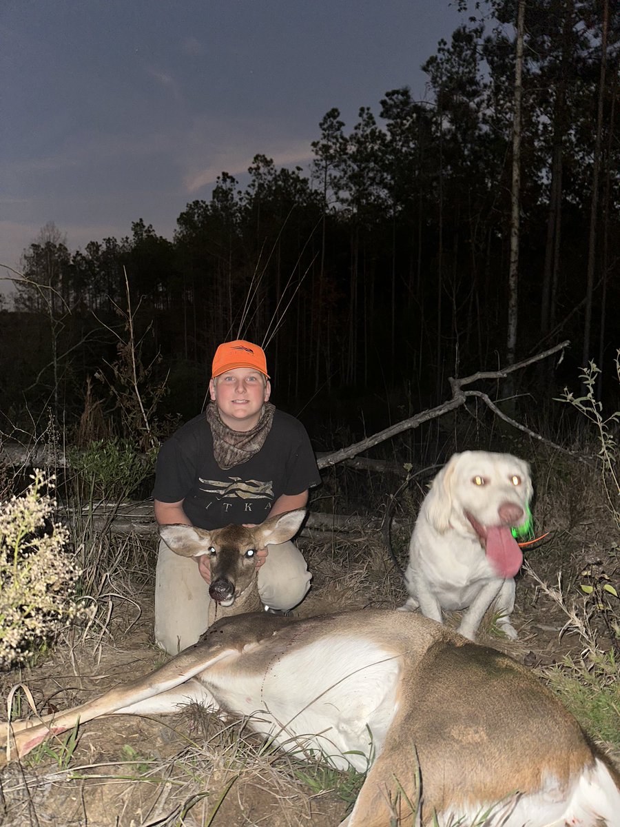 KyleMaxie15's tweet photo. Nothing like Alabama Youth Weekend! This is what it’s all about!! Knee high killas strike again! Thank you to EZN Outfitters for an awesome event! @jmaxie08 #YouthSZN #Backstraps #DoePatrol https://t.co/APw2mqduM2