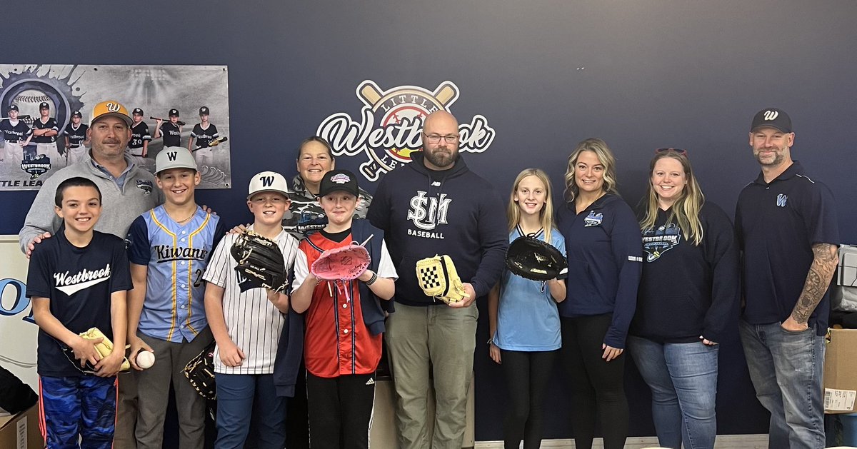 USM Baseball (@southernmebsb) on Twitter photo Coach Heath made spots at both Westbrook and Portland Little Leagues to drop off gloves this weekend. Over 120 gloves were donated and $7000 raised between the two organizations! #GlovesForGood <a href="/MaineBaseball/">Maine Baseball</a> Coach Heath made spots at both Westbrook and Portland Little Leagues to drop off gloves this weekend. Over 120 gloves were donated and $7000 raised between the two organizations! #GlovesForGood <a href="/MaineBaseball/">Maine Baseball</a>