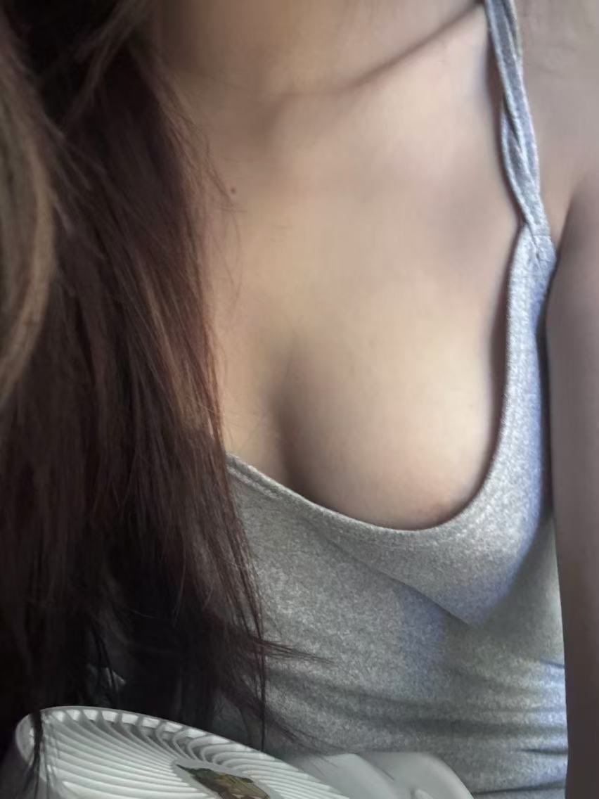 miaaaa1229's tweet photo. 晚上好哟 https://t.co/87bhKl3pvs