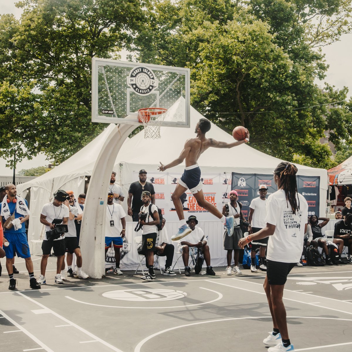 AND1 Basketball tweet media