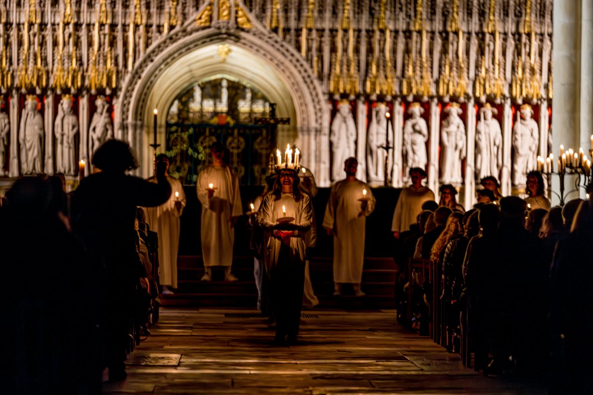 Remember to book Sankta Lucia: Festival of Light at York Minster on the 16th December at 7pm. 

i.mtr.cool/ovujityobt

Image: Charlotte Graham Photography
#SanktaLucia #FestivalOfLight #YorkMinster #ChorusPictor #YorkEvents #Christmas2024 #YorkInDecember #York_AngloScan