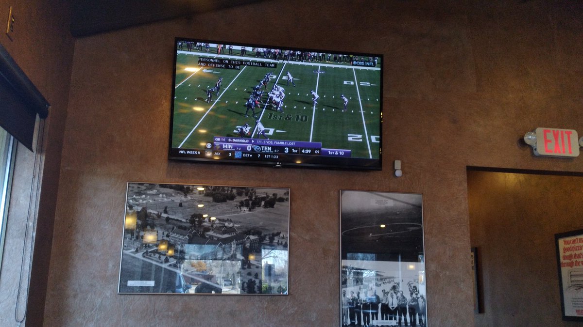 Charlie Casserly (@cpcasserly) on Twitter photo Yes! Finally! It's not fast food, maybe fast casual, but it's a pleasure to find the Richfield <a href="/davannis/">Davanni's Pizza</a> has the Vikings game on! (Along with pics on the wall of Holy Angels and the old MSP airport racetrack.) Yes! Finally! It's not fast food, maybe fast casual, but it's a pleasure to find the Richfield <a href="/davannis/">Davanni's Pizza</a> has the Vikings game on! (Along with pics on the wall of Holy Angels and the old MSP airport racetrack.)