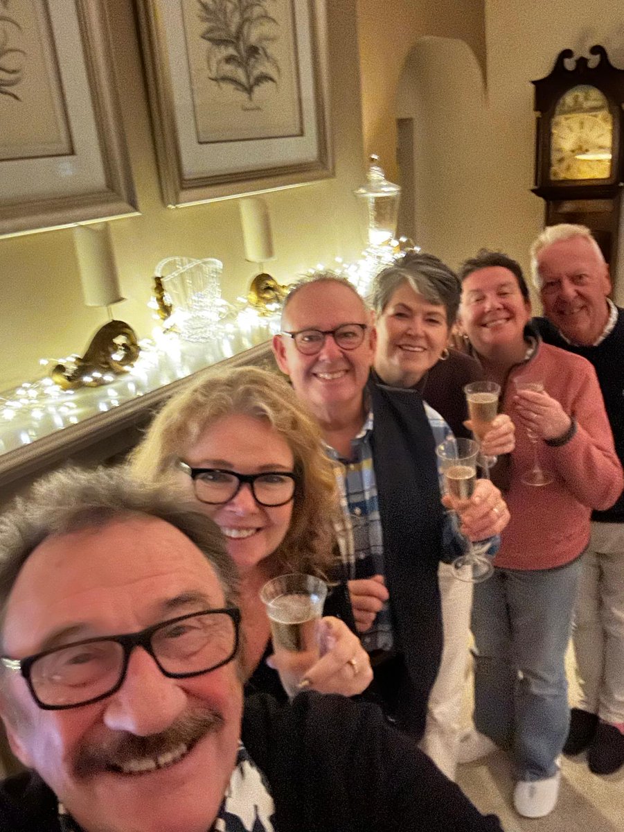 Paul Chuckle tweet media