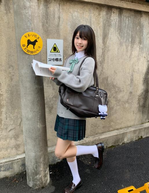 本來上早八睏到眼睛都快睜不開了 同學說了句看鏡頭 整個人都清醒了
#日本留學 #東京