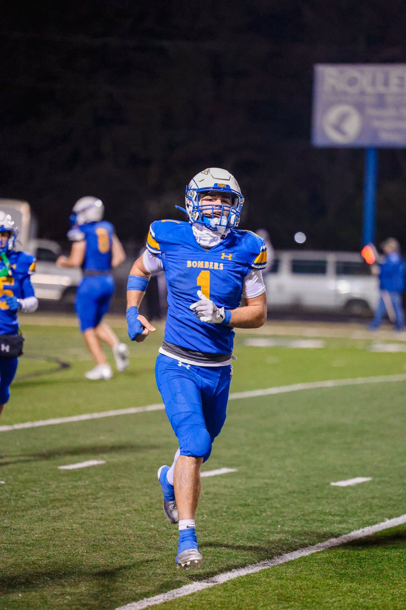 𝐇𝟏𝐌

After his 5 rushing touchdown performance Jacob Chenoweth has passed Paul Neal's 1983 record for rushing touchdowns in a single season, with 25!

Jacob has also collected his 35th career rushing touchdown which also surpasses Paul Neal's school record.

#OneBomber
