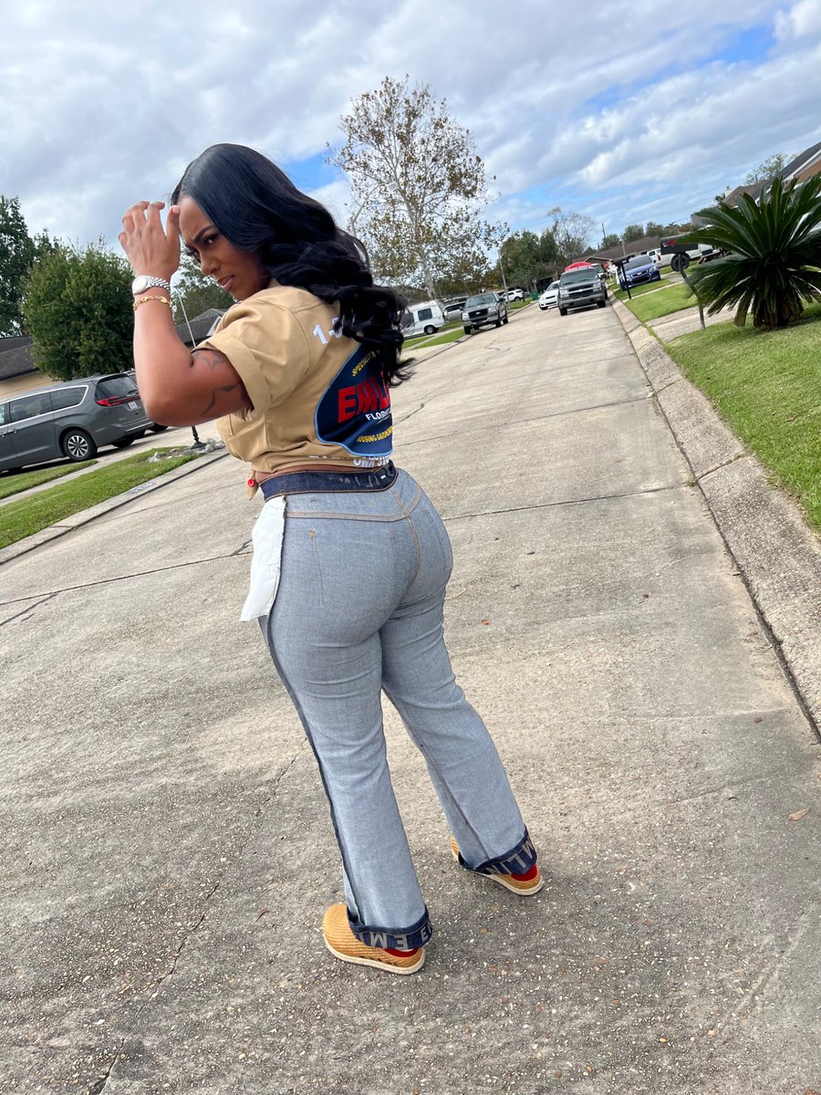 MissFiveTwo6's tweet photo. 9x outta 10 they know I’m THEE BLUEPRINT ❗️ https://t.co/X7LsLg1ECs