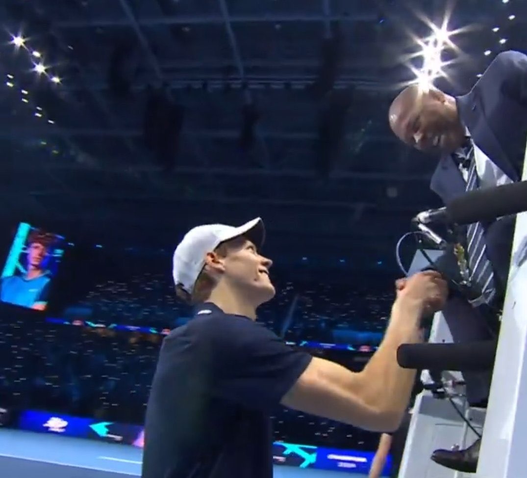 Jannik Sinner to Carlos Bernardes, who’s retiring after 40 years of umpiring:

“A quick word to Carlos.. I don’t see him.. maybe he left already. Oh there he is 😂. 40 years of umpiring. Amazing career. You might be still in Davis cup I heard. Me and Taylor felt privileged to be