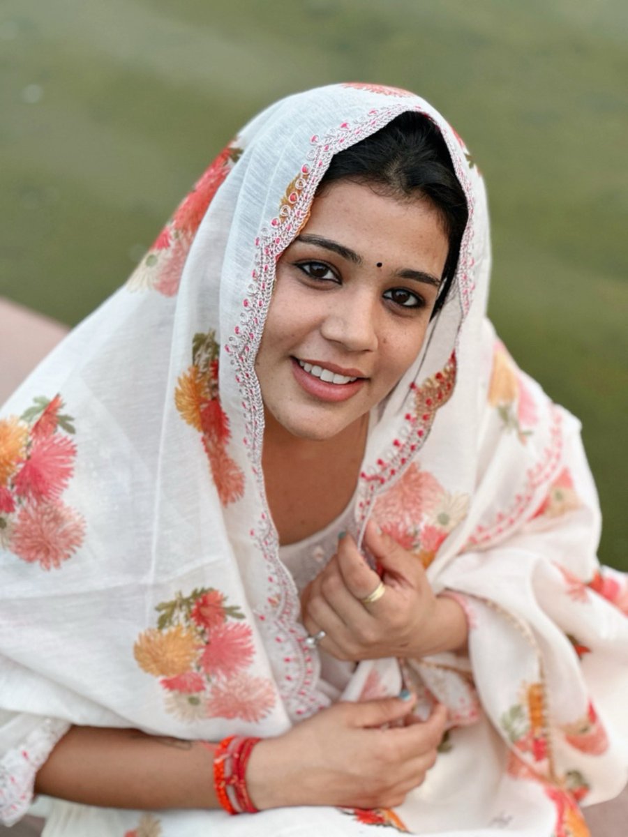 कुछ भी कहो में हूँ तो अच्छी? 👁️🙈👁️