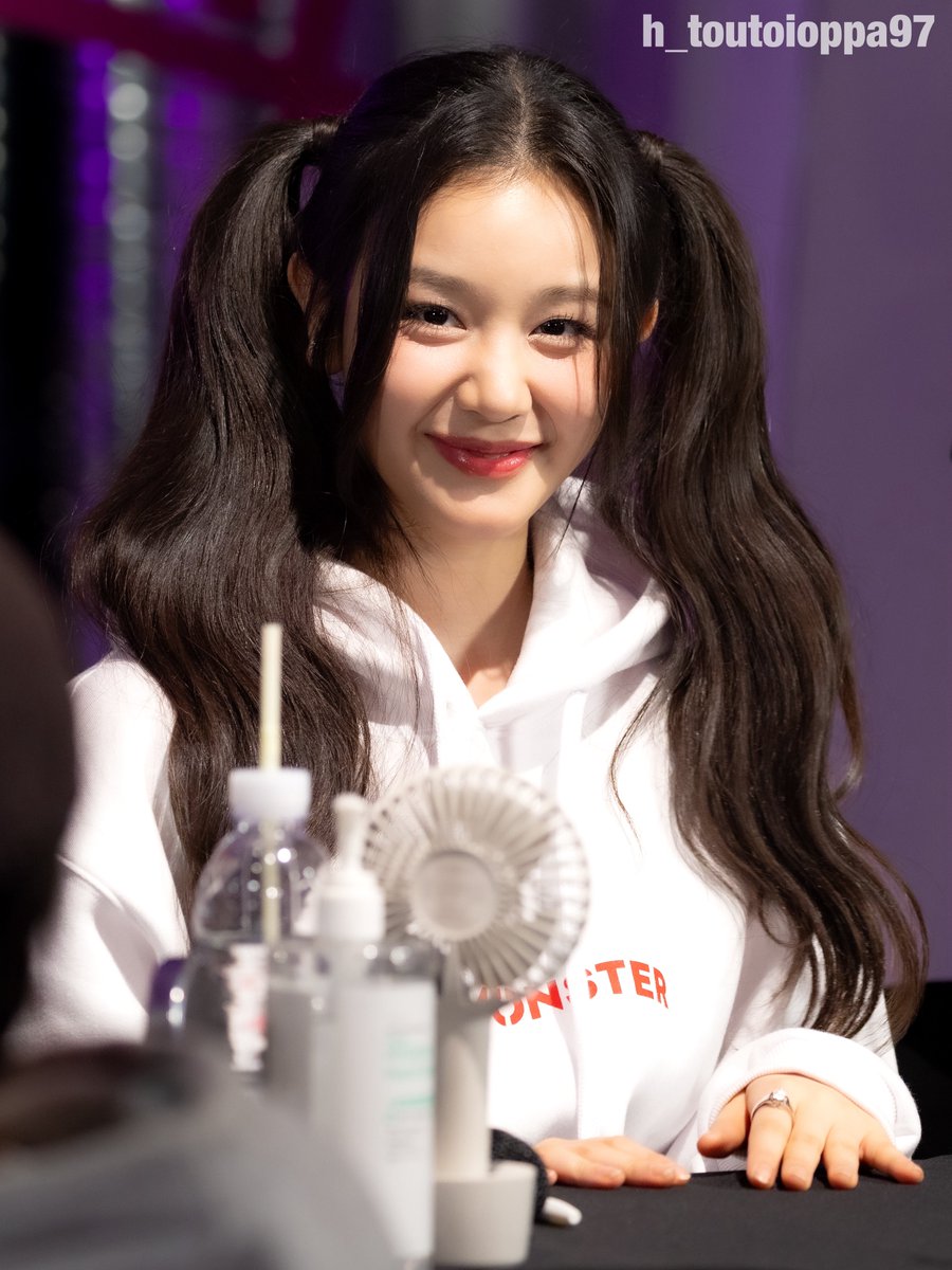 h_toutoioppa97's tweet photo. 241110 MyPrincess👑

"あきれるくらいキミだらけ"

#베이비몬스터 #BABYMONSTER 
#파리타 #PHARITA #リリちゃん https://t.co/RnM0S8pdZh
