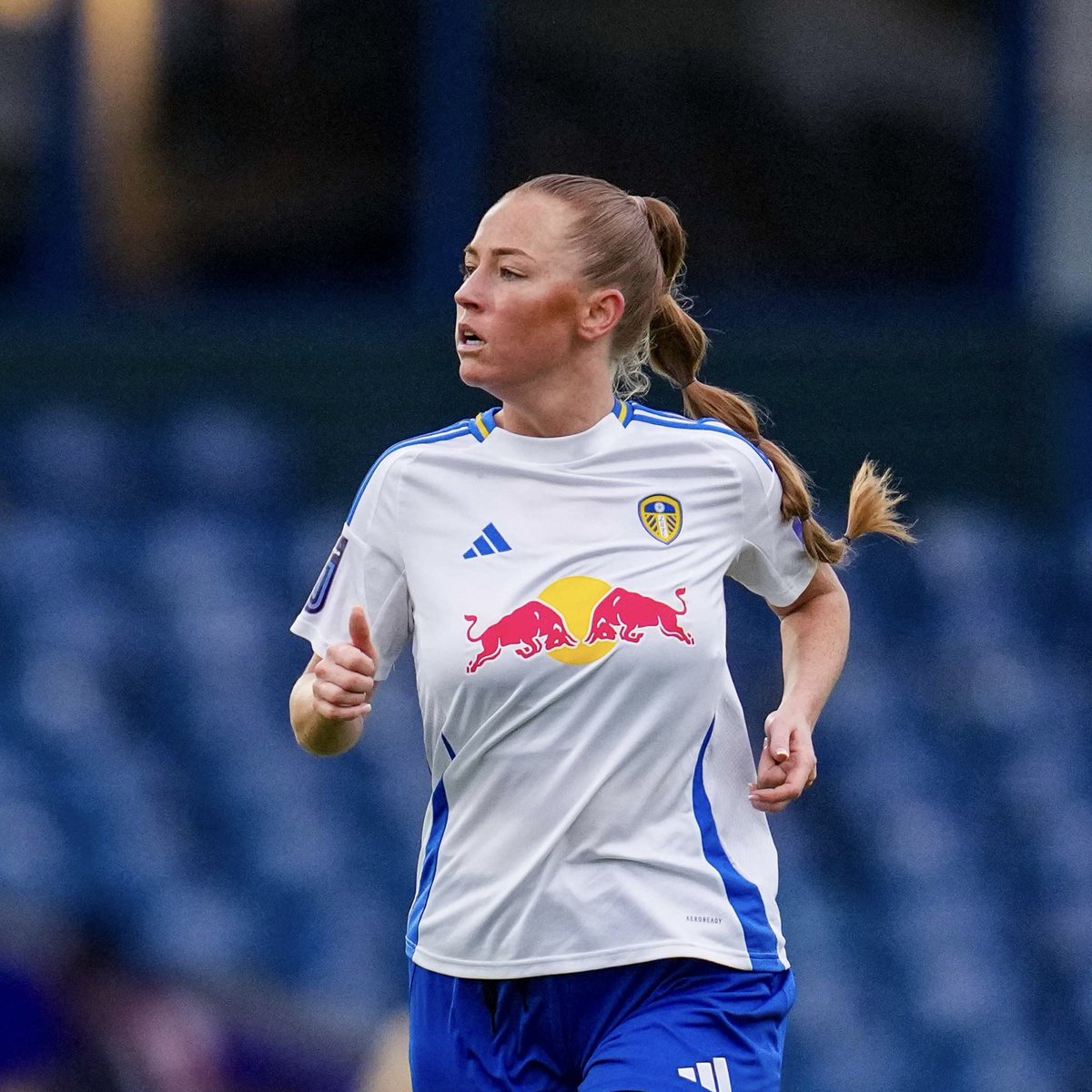 👏 Ellie Dobson take a bow! Sykes cannons a shot off the post, Singleton strikes the rebound, Dobson clears off the line! 2-0