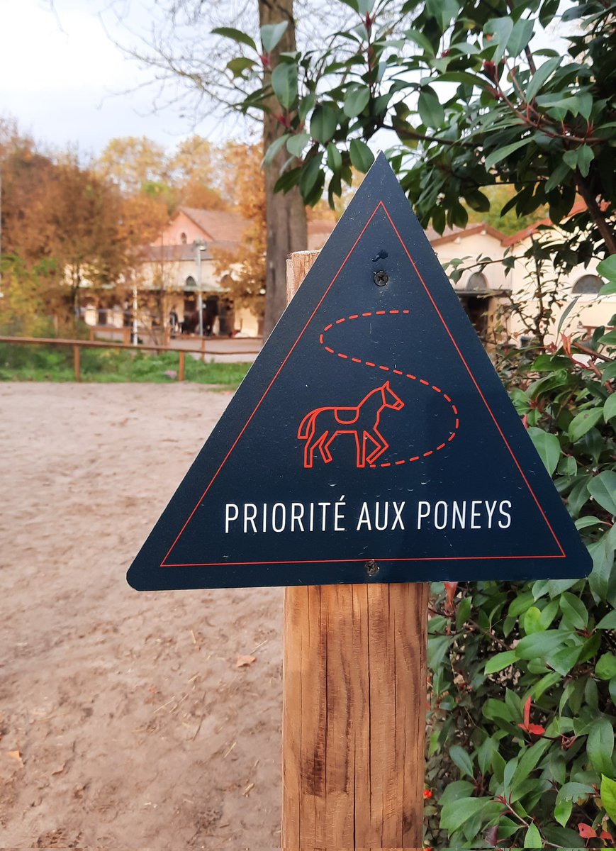 Les familles quand elles rejoignent le centre équestre UCPA de Paris Vincennes