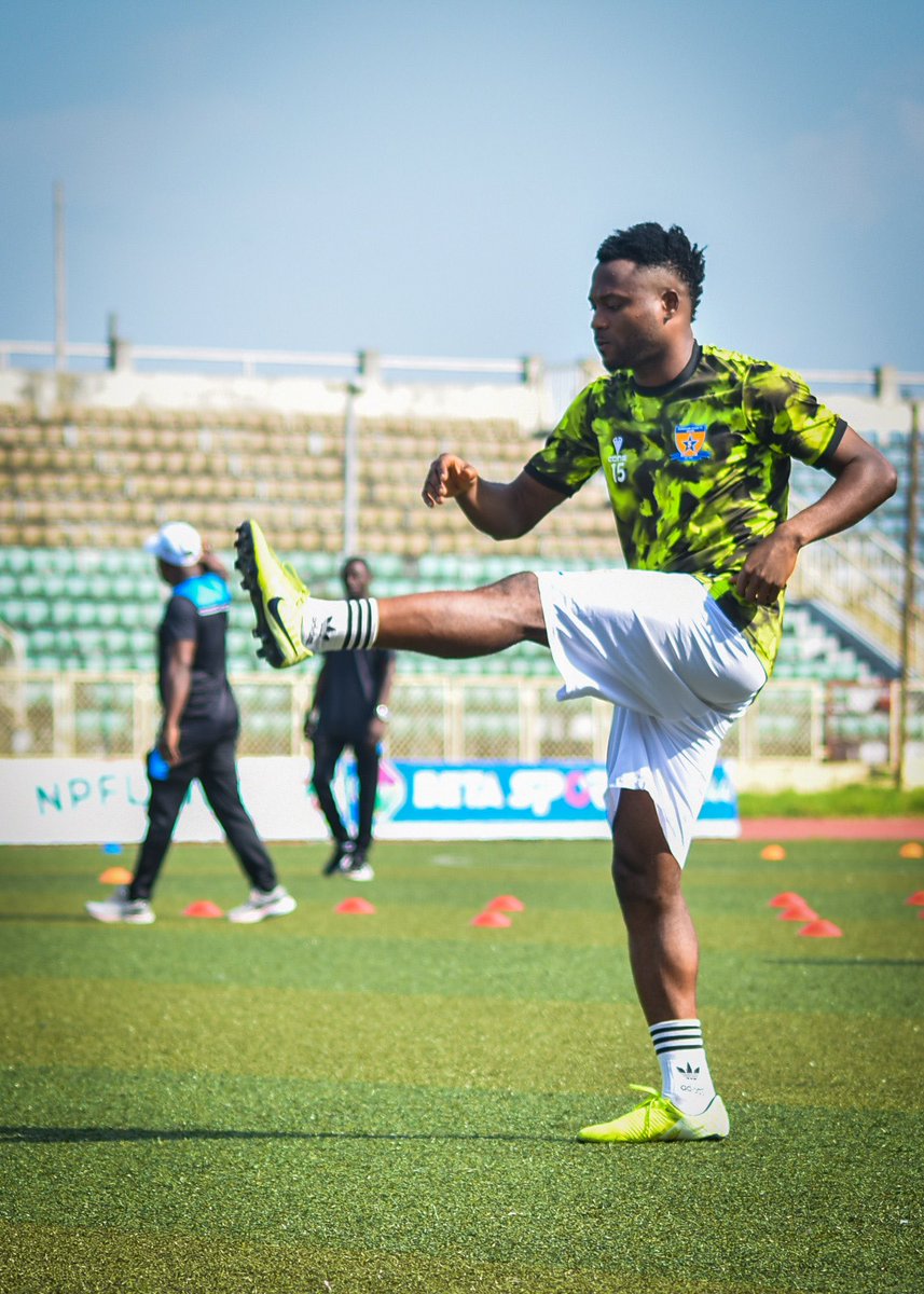 ssstarsupdates's tweet photo. WARM UP:
Final preparations…..

@SunshineFCAkure 🆚 @LobiStars 

Kick off soon 🔜🤩

🟠⚪️🔵✨
#NPFL25 // #SUNLOB // MD 1️⃣2️⃣
#OwenaWhales
#SunshineStarsUpdate https://t.co/izzqYkjh7G