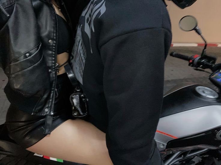 𖤐悪夢 (@_c0dein) on Twitter photo 