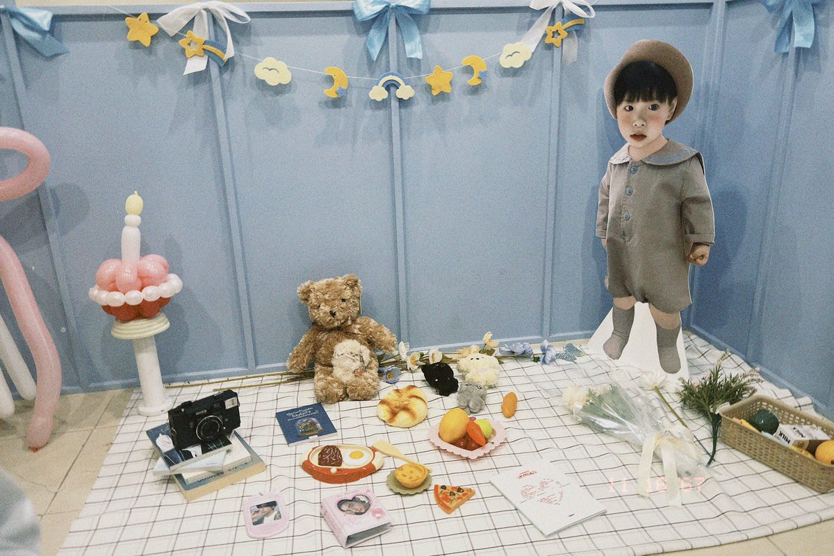 ✷ 　 　　 　 · 
 　 ˚ * .  #JAKE ⋆⁺₊⋆ ♡̷̷̷ ⋆⁺₊⋆.
 　 　　 *　　 * ⋆ 　 .
 · 　　 ⋆ 　　 ˚ ˚ 　　 ✦ #제이크 ”:♡.•♬✧
 　 ⋆ · 　 *
 　　　　 ⋆ ✧　 　 · 　 ✧　✵ #ジェイク • ₊°✧︡
 　 · ✵ ｡･:*:･ﾟ★,｡･:*:･ﾟ☆
#Bluebloomsmemoirswith_JAKESIM .•*¨*•ʚïɞ