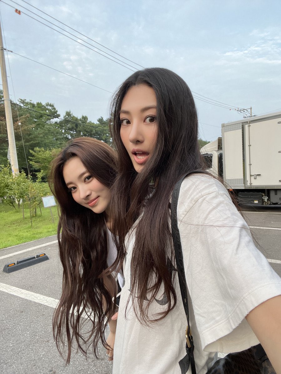 annarated's tweet photo. meovv🥹 https://t.co/vzmXsIlZdf
