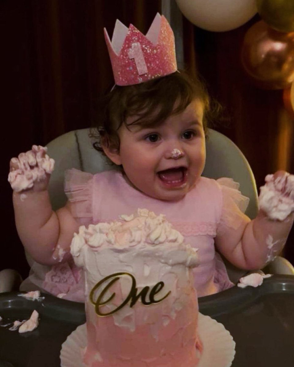 bunnipounds's tweet photo. Happy 1st Birthday to my sweet grandbaby Genesa! She is celebrating in Romania with her other grandma and aunts and uncles and she is so happy. 😃 

#firstbirthday #firstbirthdaycake https://t.co/hE7hYfM700