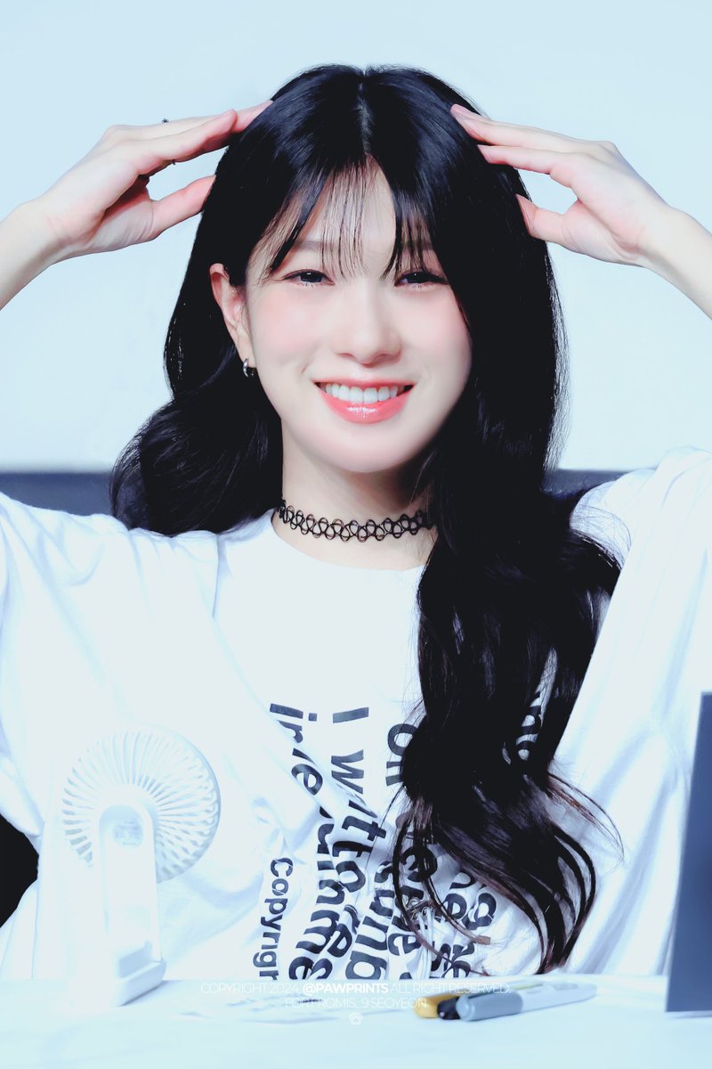 PAWPRINTS_sy's tweet photo. 240913
✌️🐶

#프로미스나인 #fromis_9 #이서연 https://t.co/o2npq5ISrs