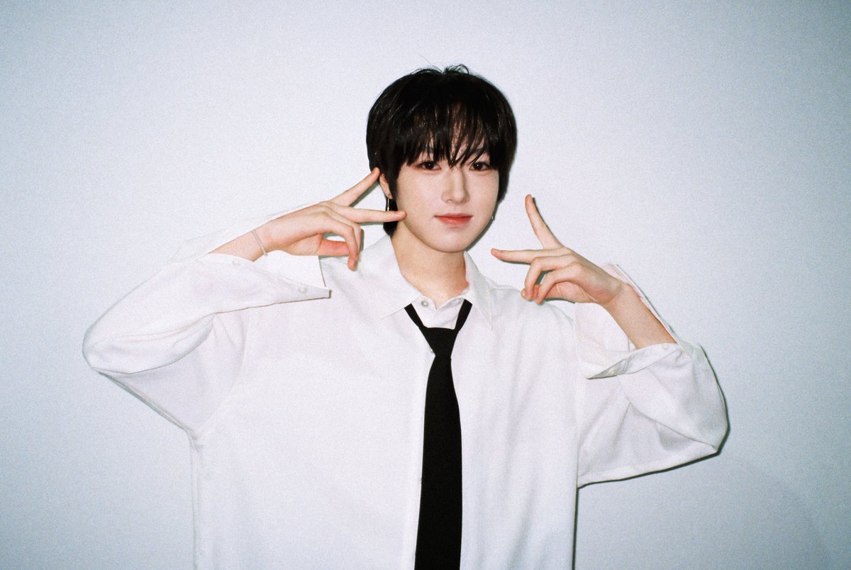 NCTsmtown's tweet photo. 🎂HAPPY BIRTHDAY TO #SAKUYA
WE💚YOU

#HAPPYSAKUYADAY
#사쿠야 #NCT #NCTWISH https://t.co/nz5nB4dv4t