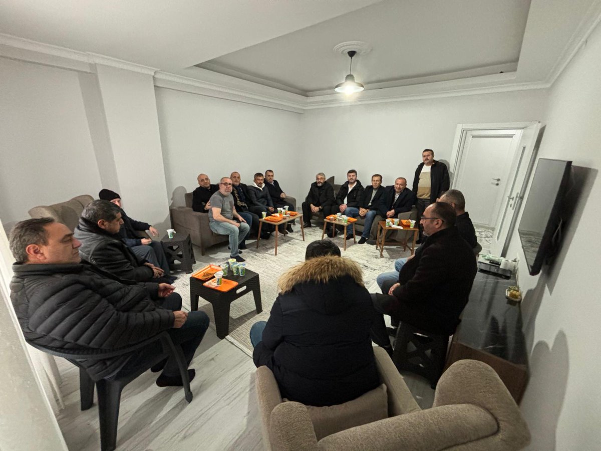 KCEKMECE_MHP's tweet photo. İlçe Başkanımız ve İlçe Yöneticilerimiz, vefat eden Ülküdaşımız Recep Akkuş'un mevlit programına katılmışlardır. Mekânı cennet olsun.

@_MHPistanbul_
#MHPKüçükçekmece https://t.co/IzsdF3dDVn