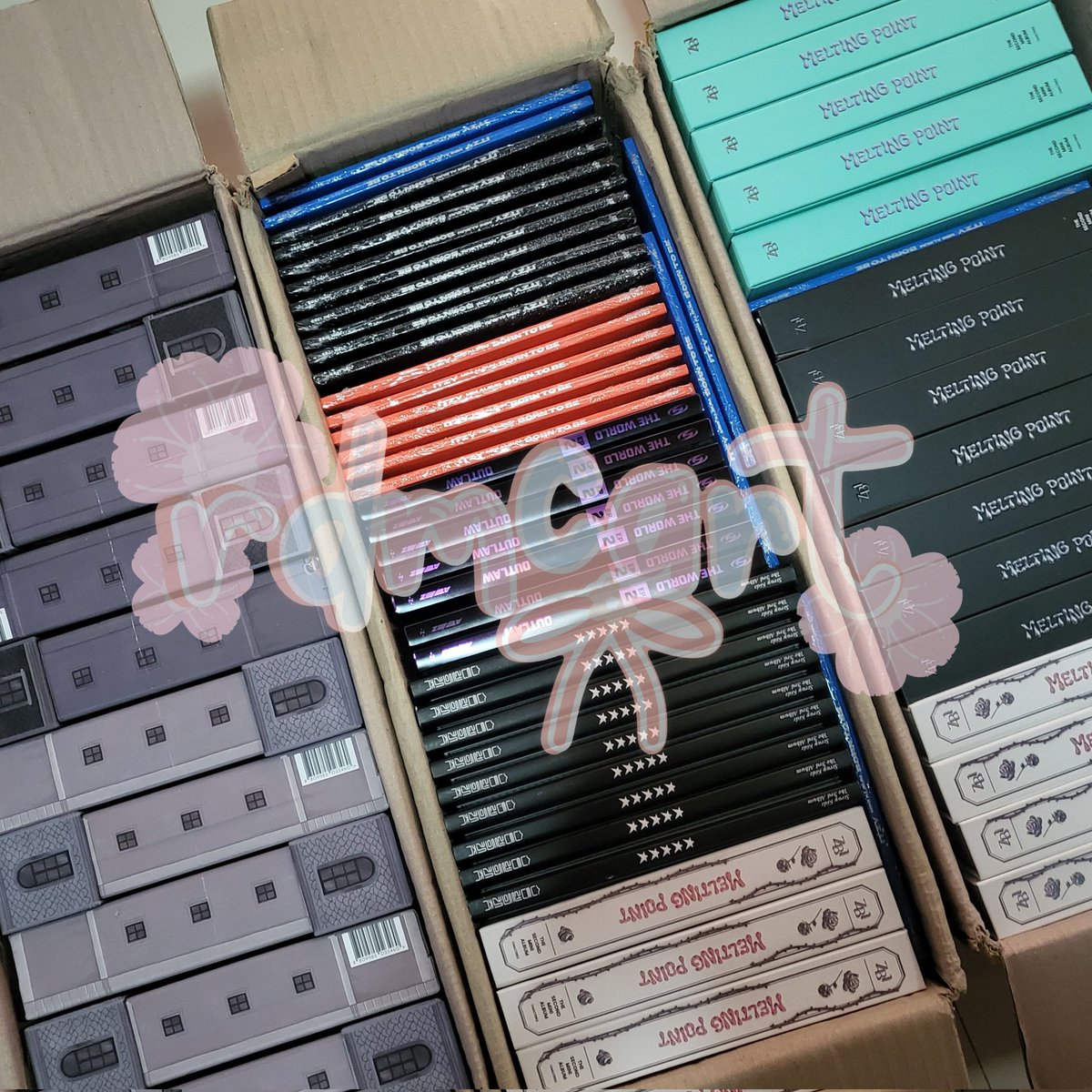 rdmcart's tweet photo. 🎀 rdmcart giveaway 🎀

four (4) random unsealed albums
— follow + rt
— 1 winner
— must be willing to shoulder pf &amp; lsf (sco)

🫧 ends in a few days!

#rdmcartgiveaways https://t.co/qrtrzCIflQ