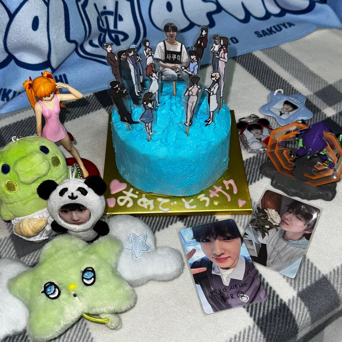 sakubread1004's tweet photo. 👏오메데토、사쿠👏
👏おめでとう、サク👏

#듀듀듀_사쿠야생일축하한다는뜻
#サクヤ幸せでいてね
#SAKUPPANGDAY
#HAPPYSAKUYADAY https://t.co/KkjIn9qLCh