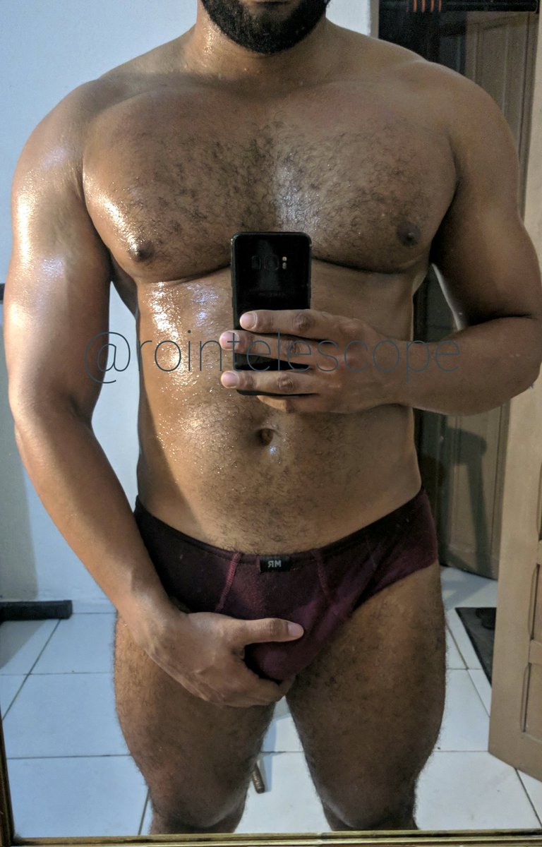 rointelescope's tweet photo. Fim de treino 💦💦💦 https://t.co/r3by0EImRo