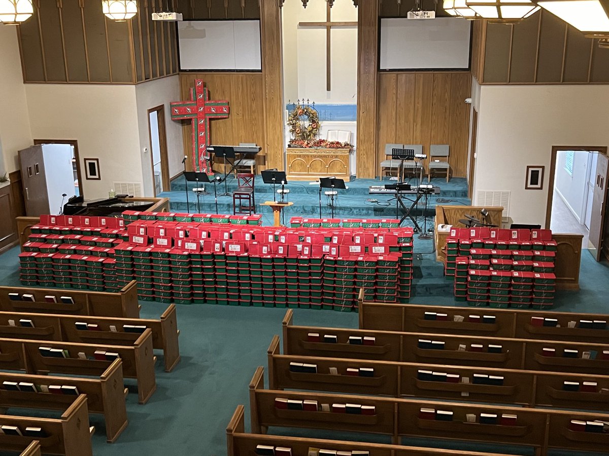 brodayharp's tweet photo. I love my church family! Today we dedicate and pray over OCC boxes to be sent around the world. 1of our church values is: generosity with joy. #treasuresinheaven#cheerfulgivers https://t.co/Us8VovflFT