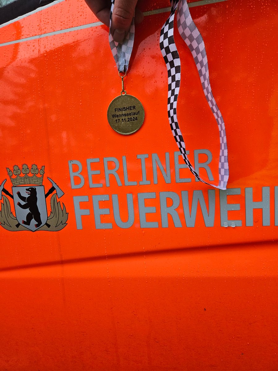 Schön wars! #Wannseelauf24 #BSG <a href="/Berliner_Fw/">Berliner Feuerwehr</a> <a href="/BerlinBB_Dfeug/">DFeuG Berlin Brandenburg</a> <a href="/dfeug/">DFeuG</a>  #BerlinerFeuerwehr